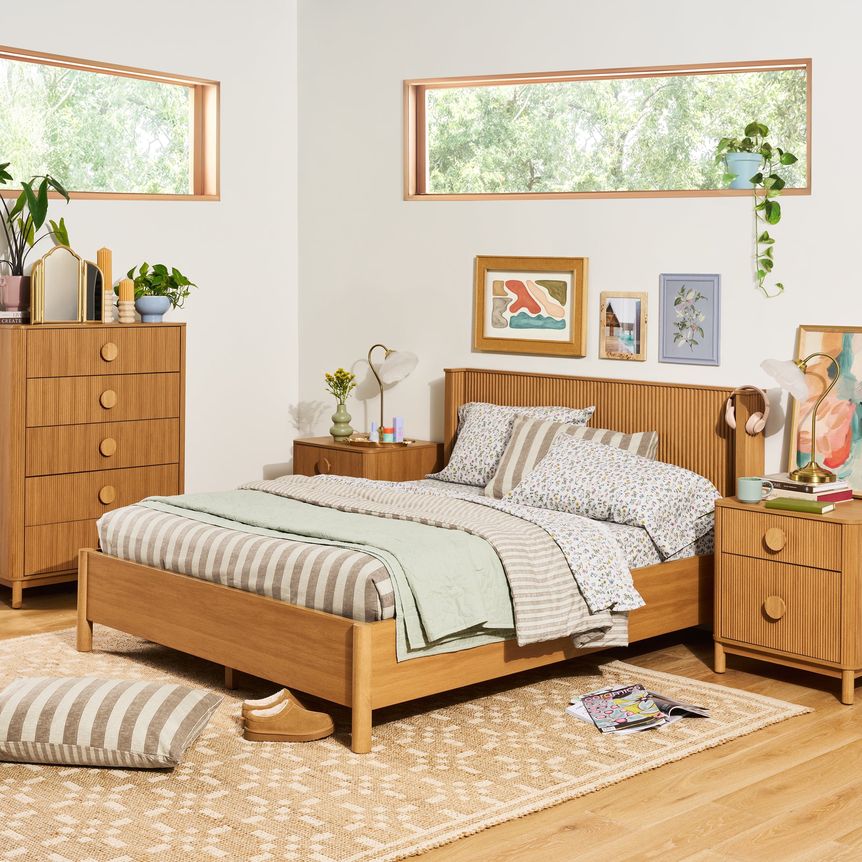 Beautiful Fluted 5-Drawer Dresser, Warm Honey Finish